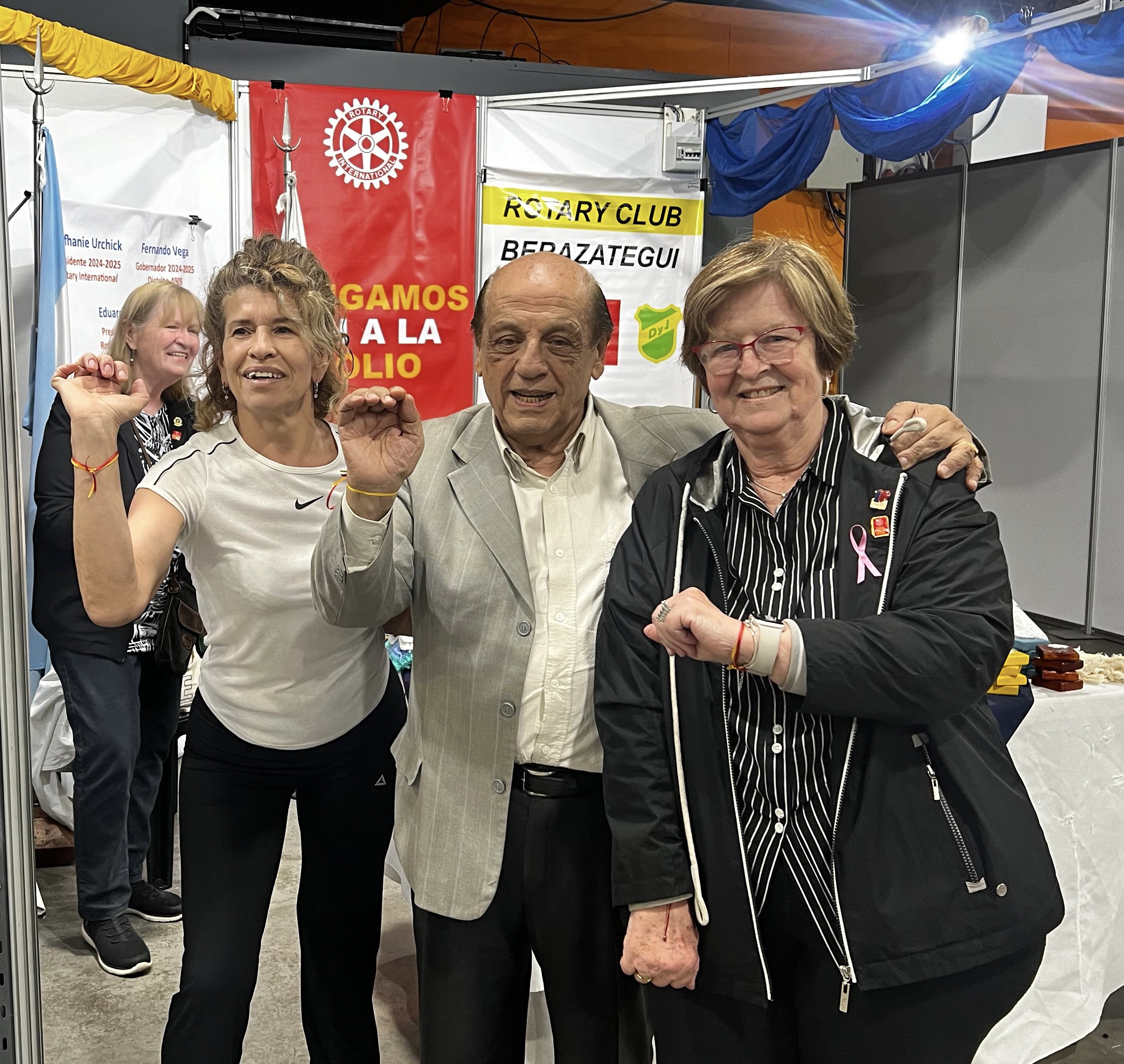 Concientización sobre nuestra lucha contra la poliomielitis en la 17.° Feria del Libro